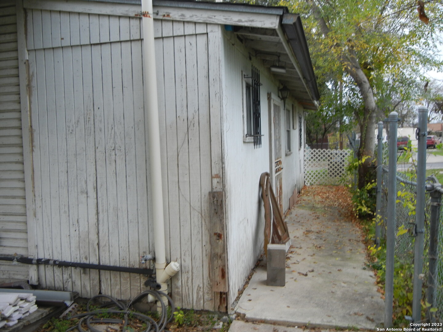 main property photo 8