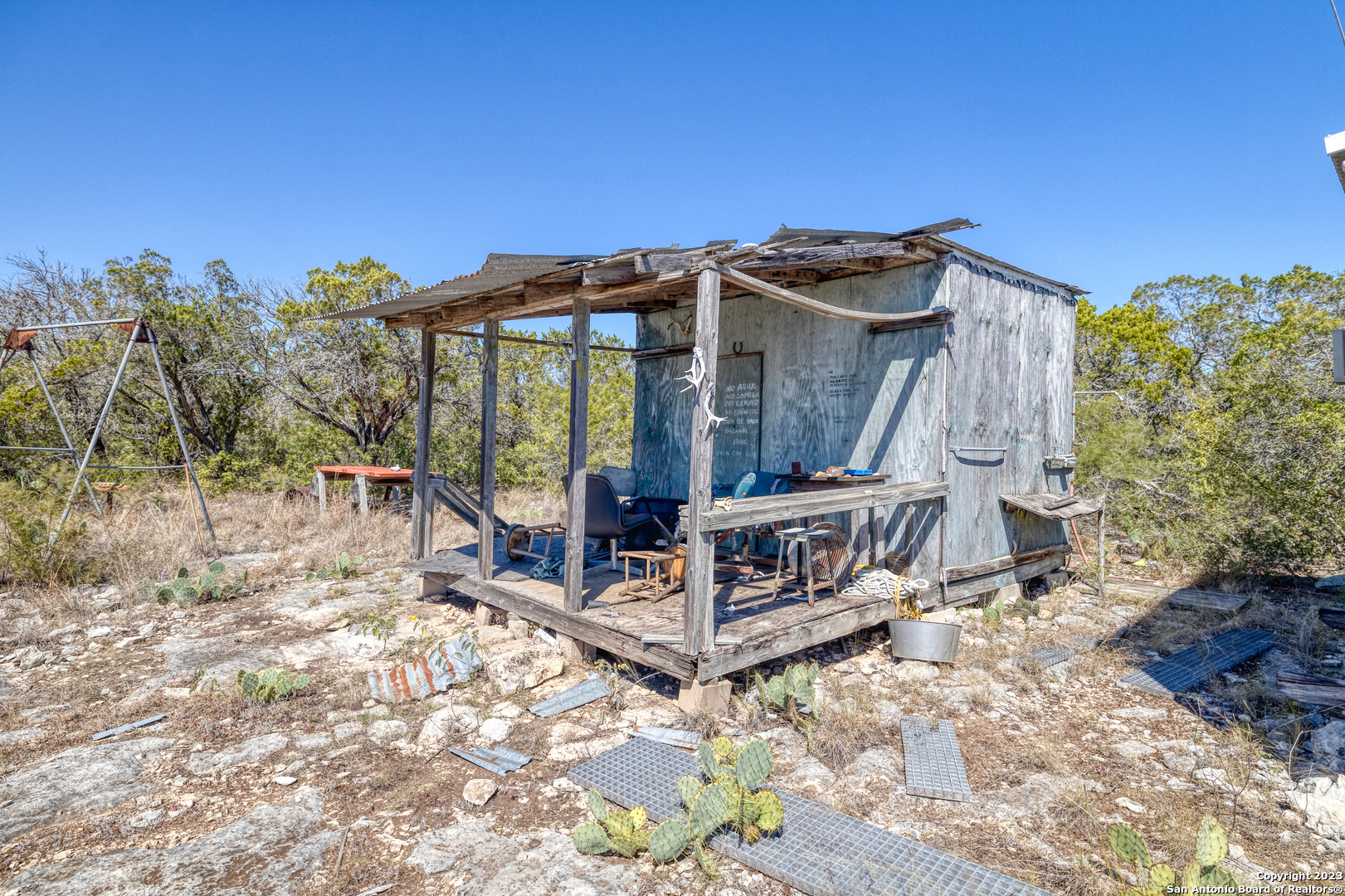 main property photo 9