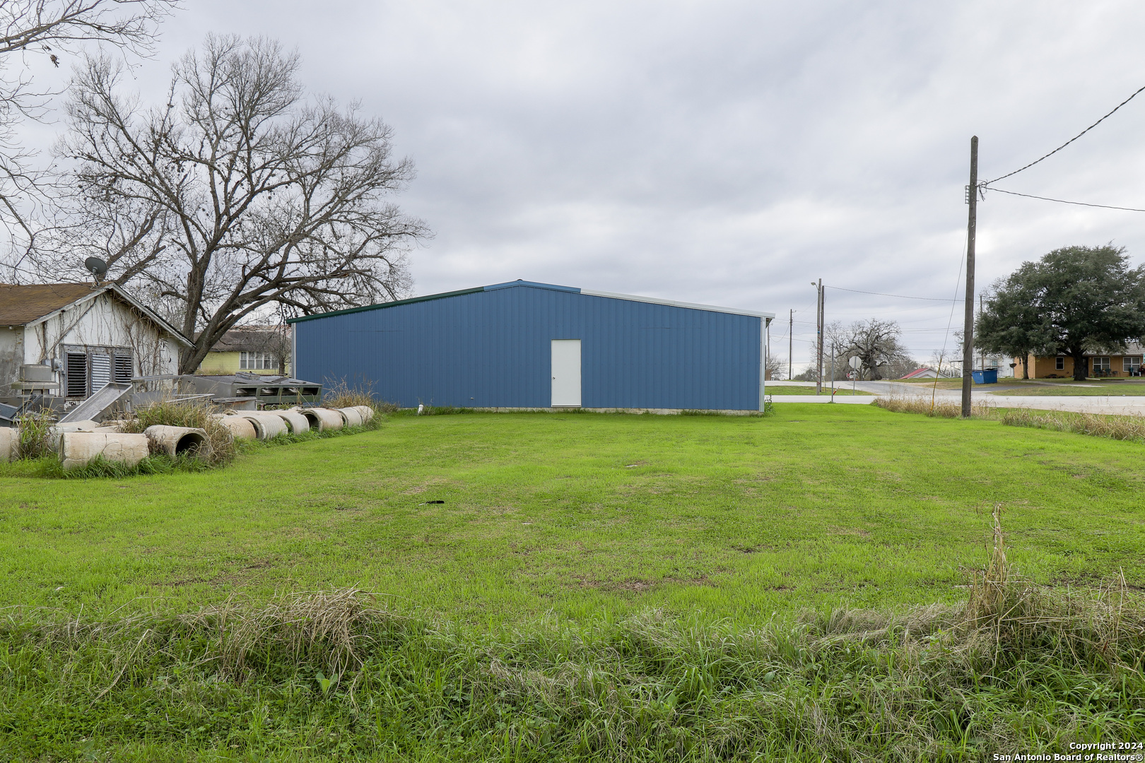 main property photo 2