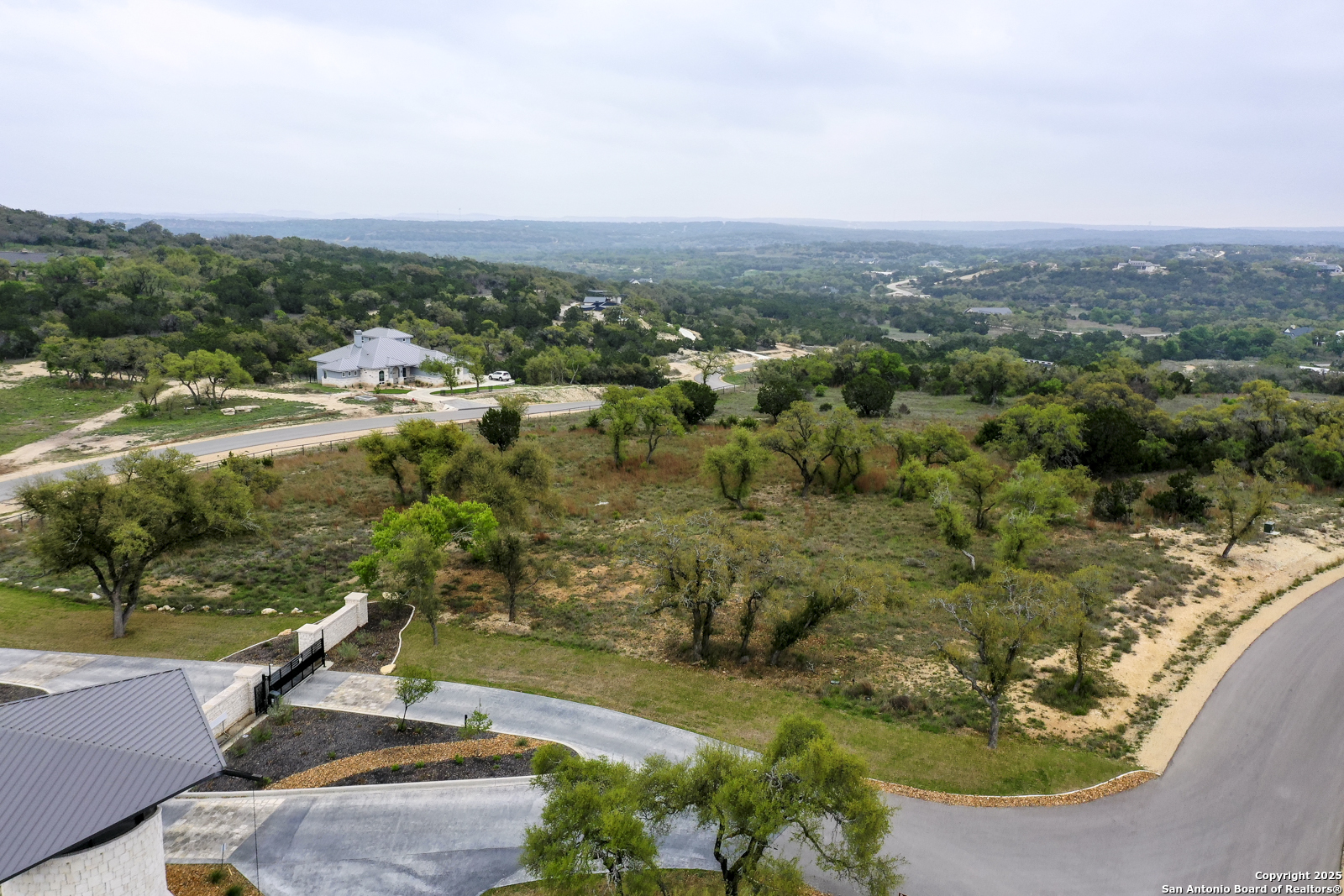 main property photo 9