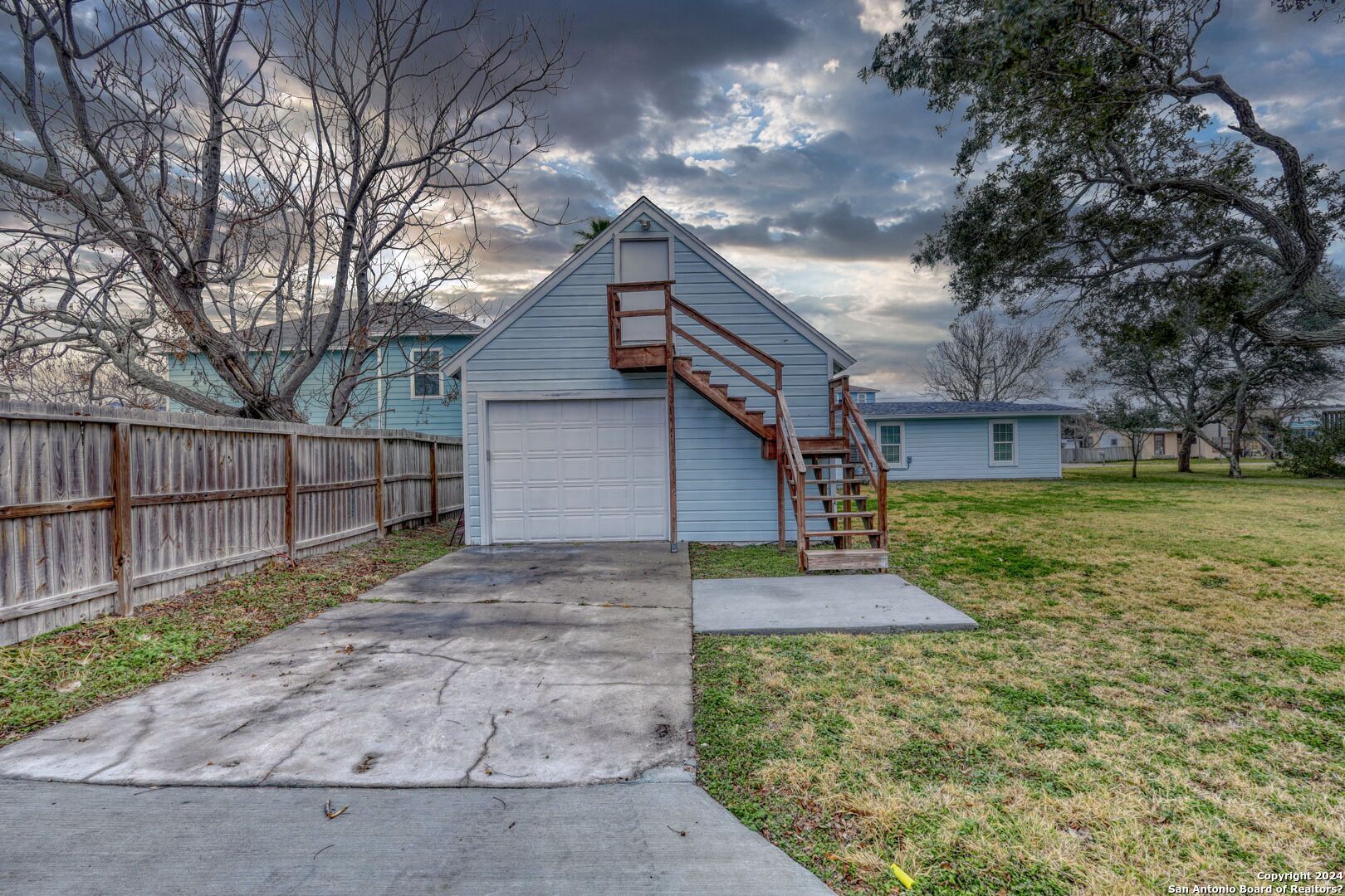 main property photo 41