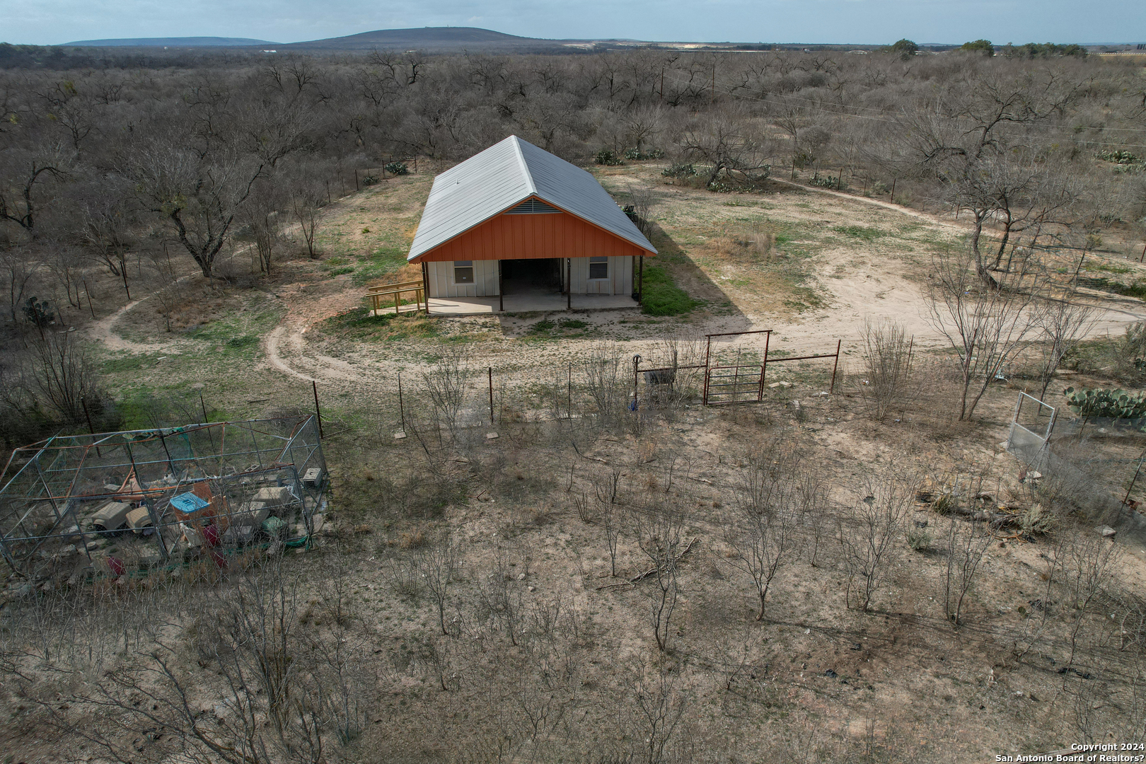 main property photo 4