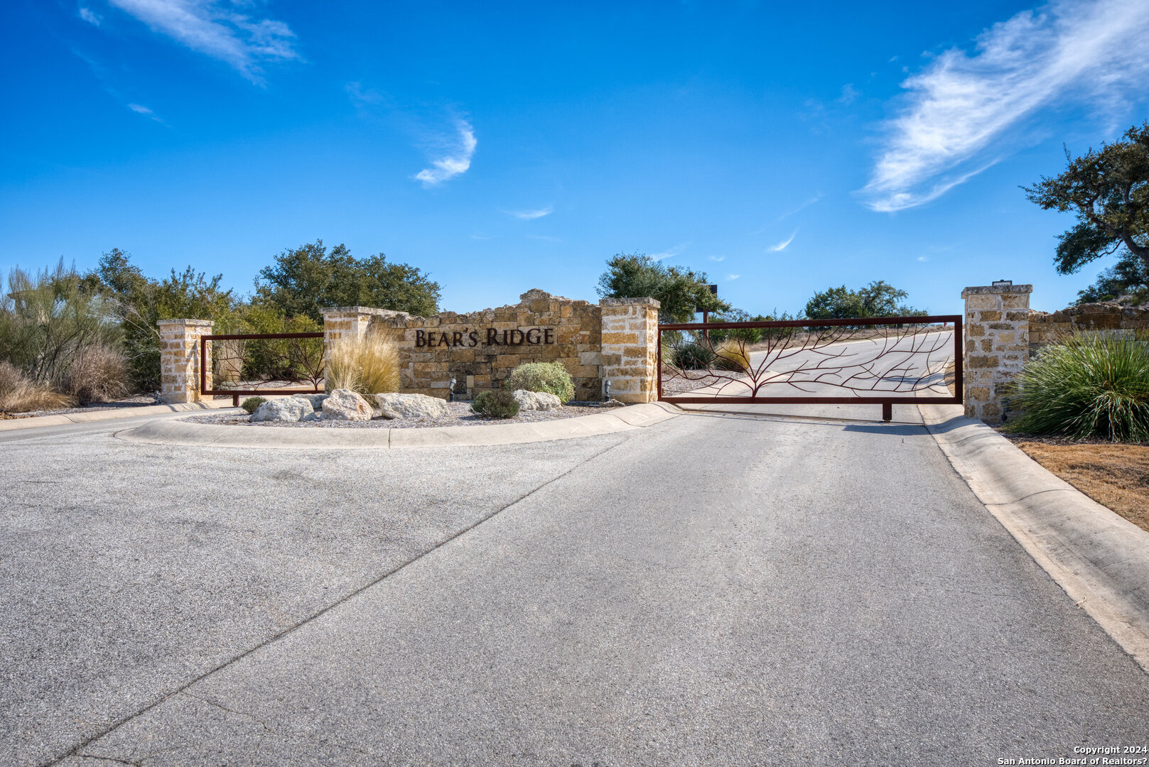 main property photo 11