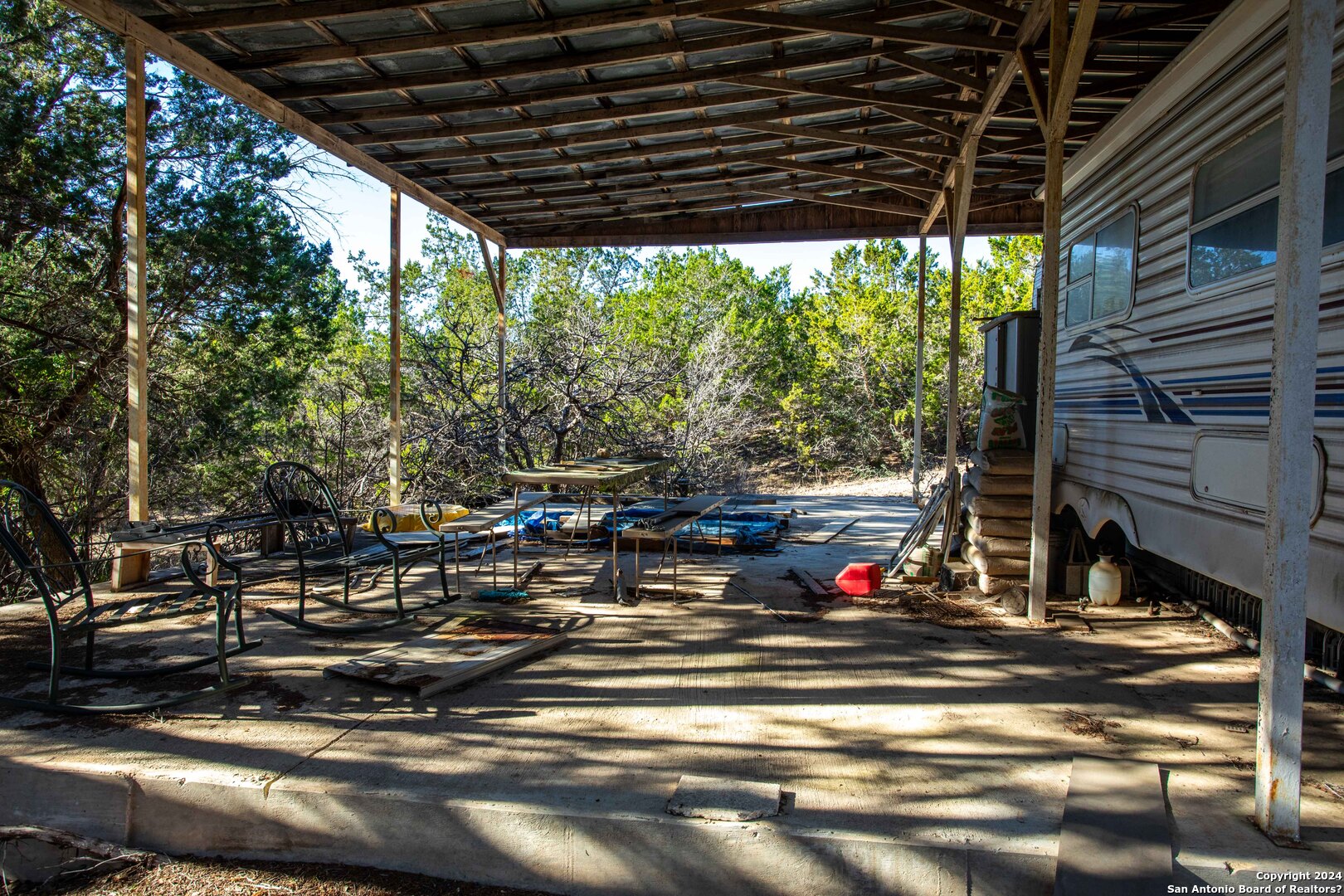 main property photo 10