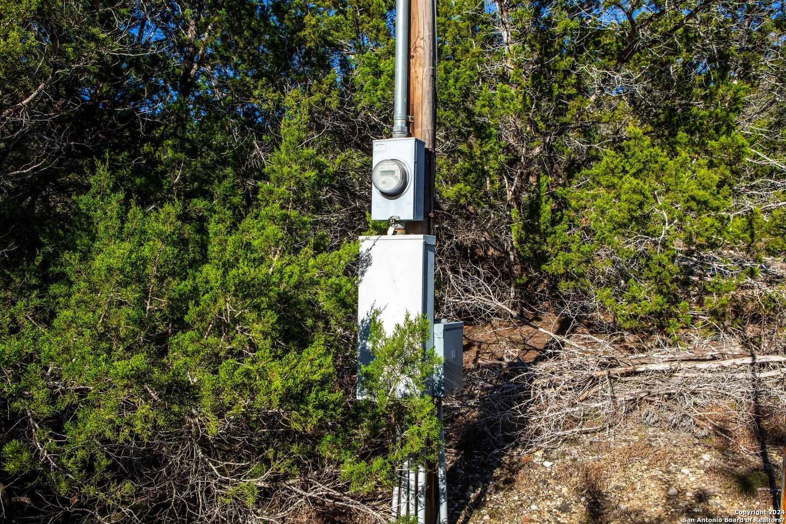 main property photo 23