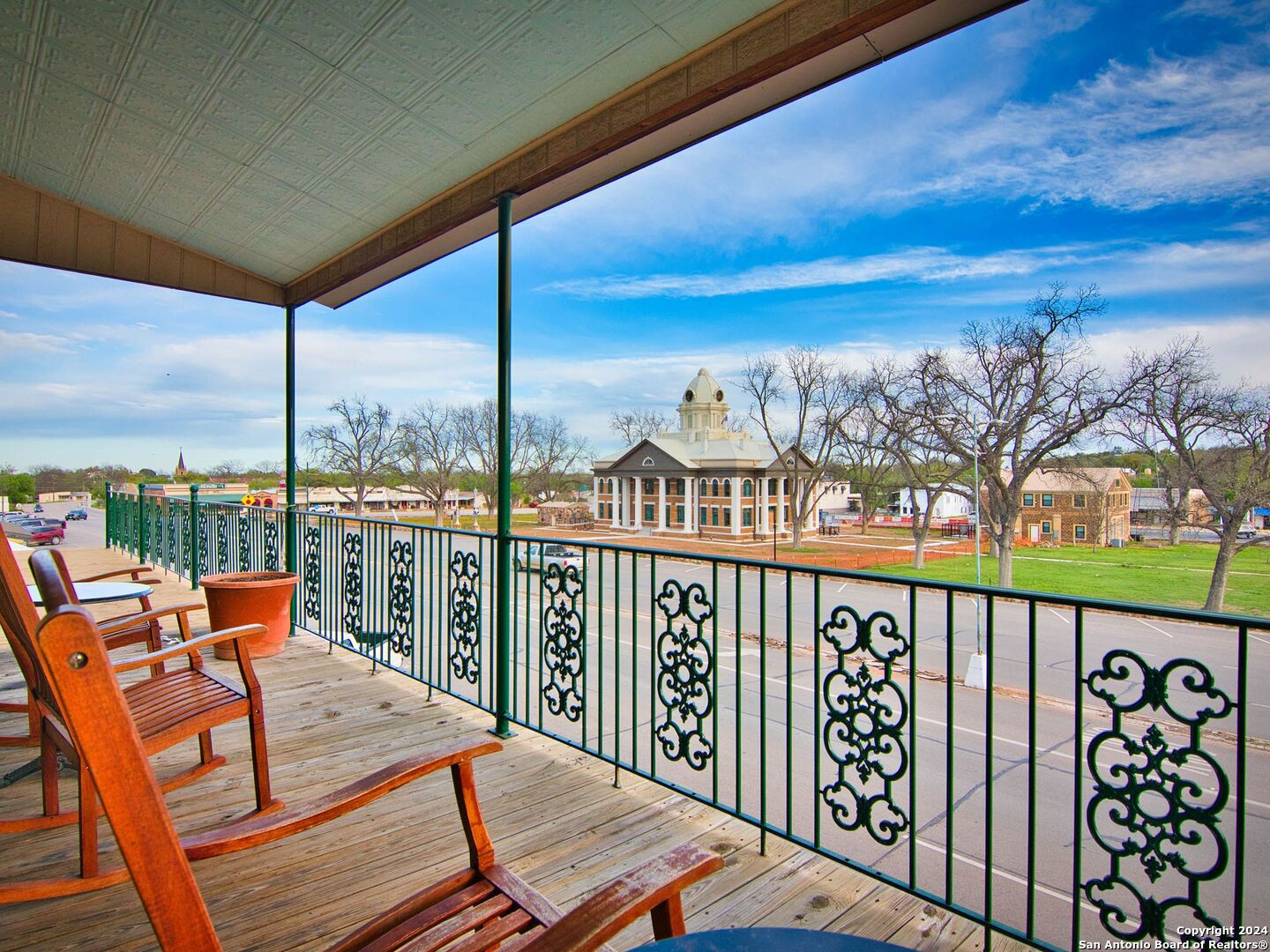 main property photo 45