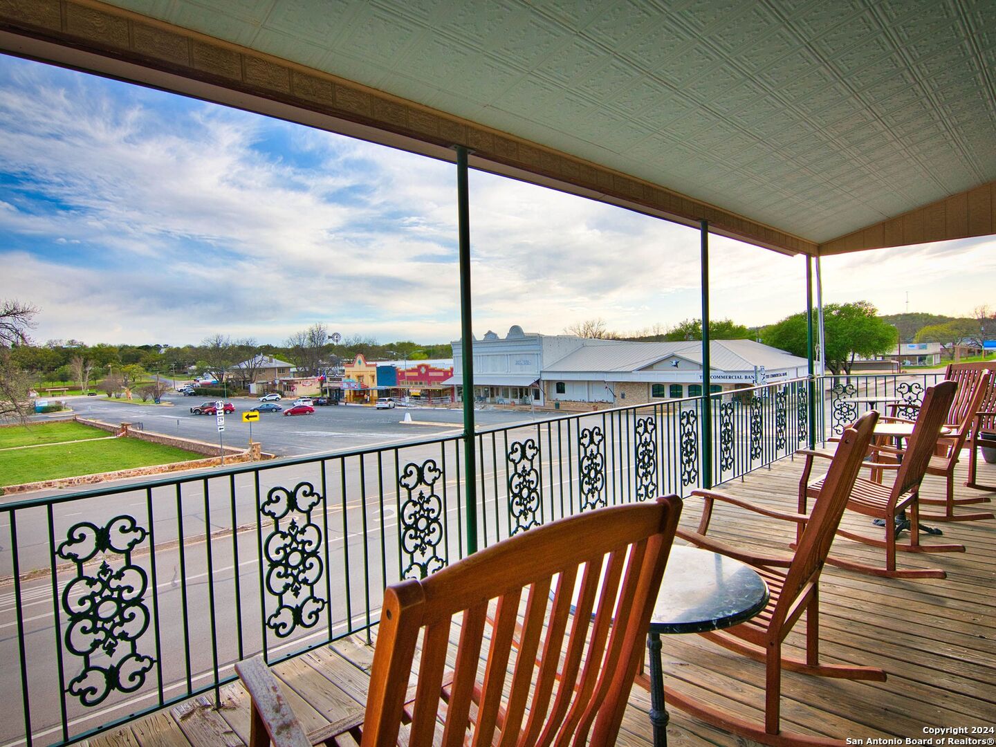 main property photo 7