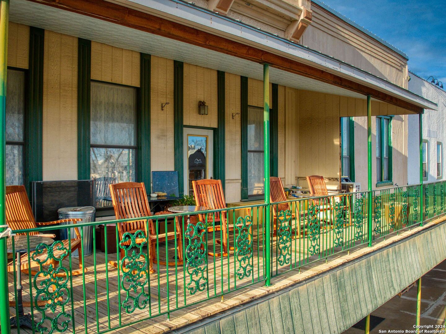 main property photo 8