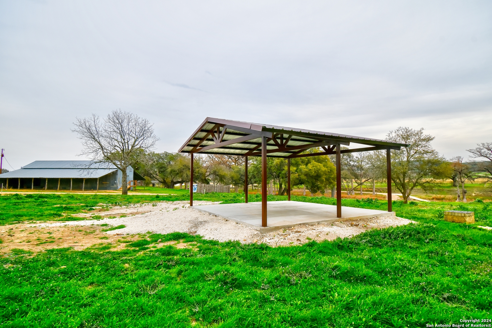 main property photo 13