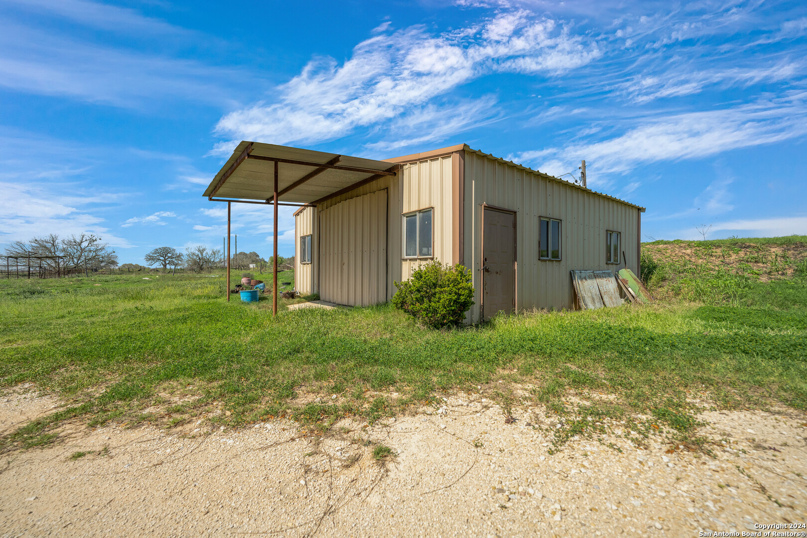 main property photo 5