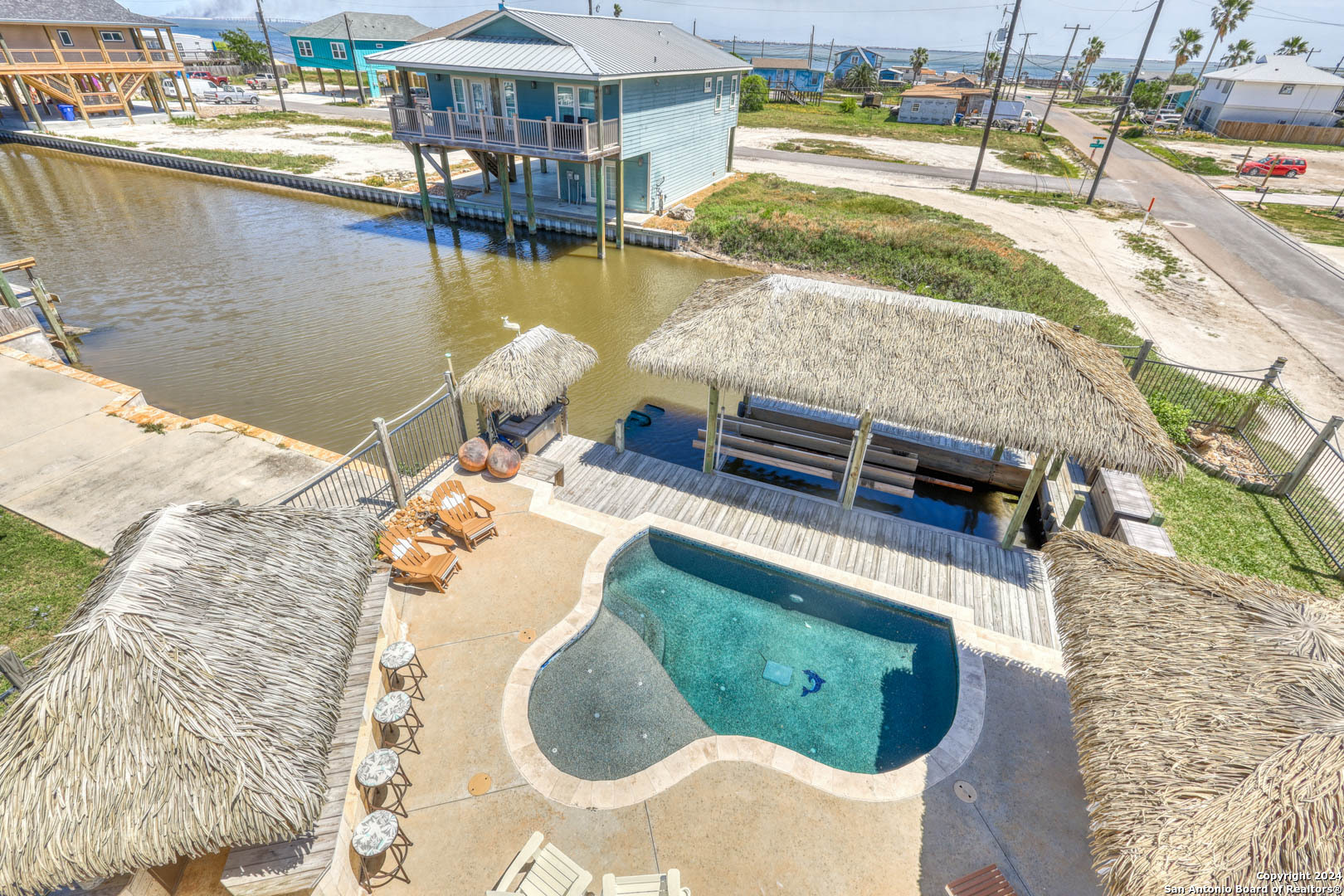 main property photo 5