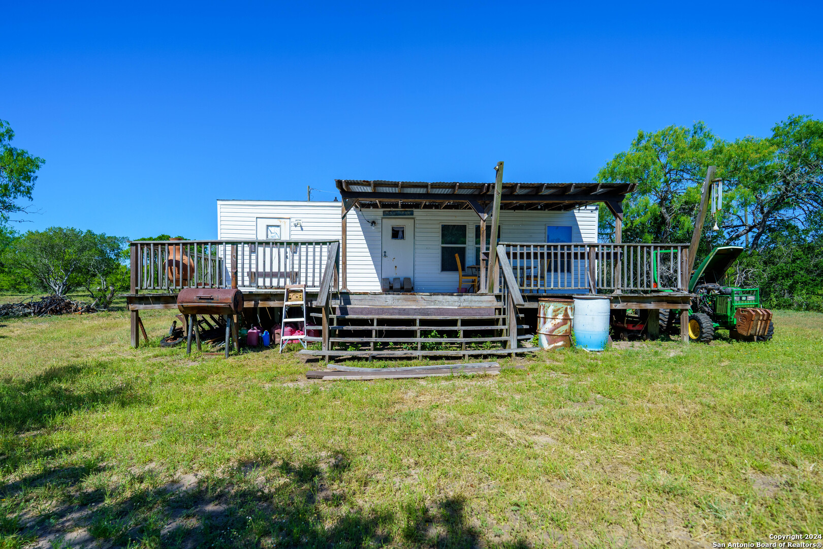 main property photo 8