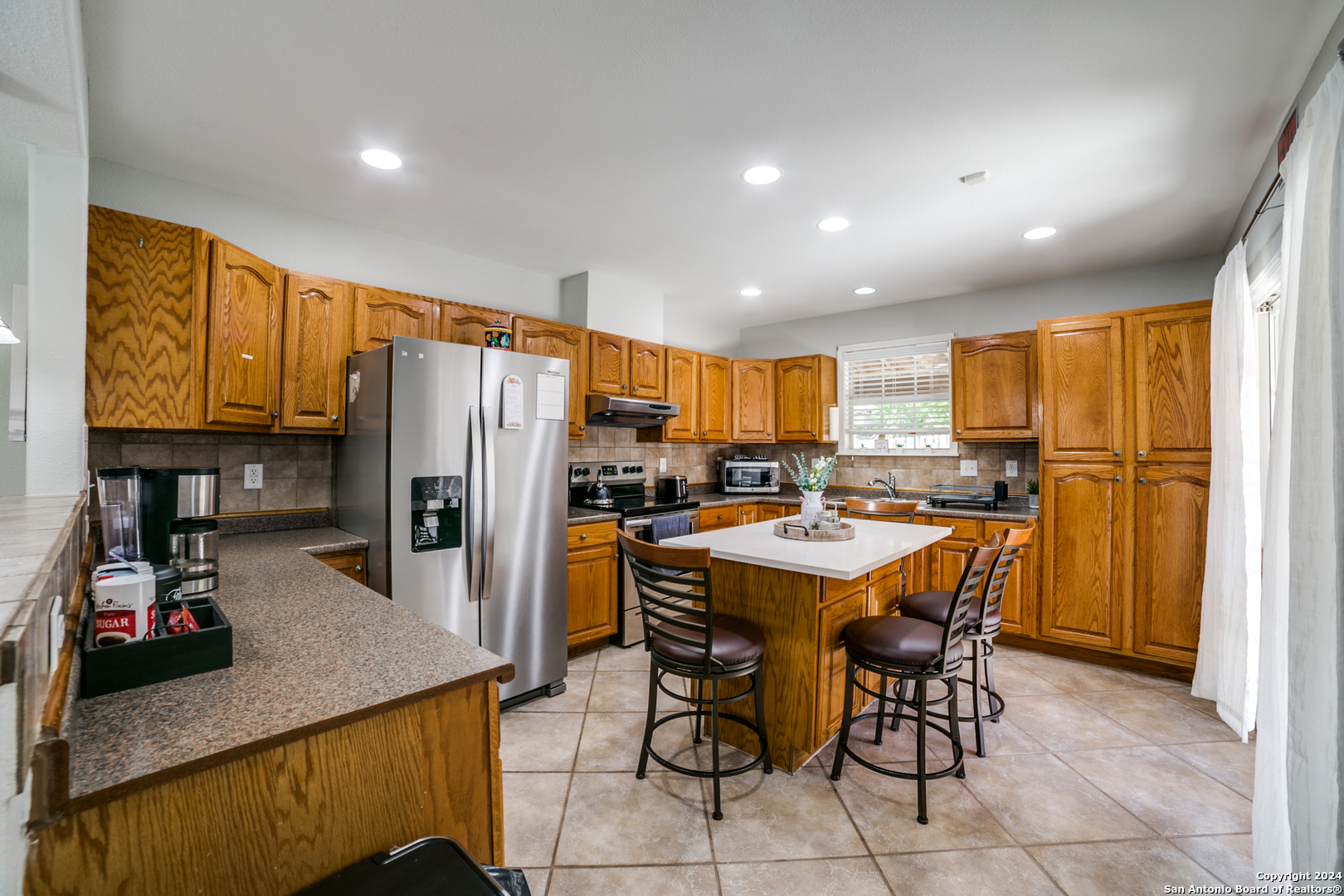 main property photo 12