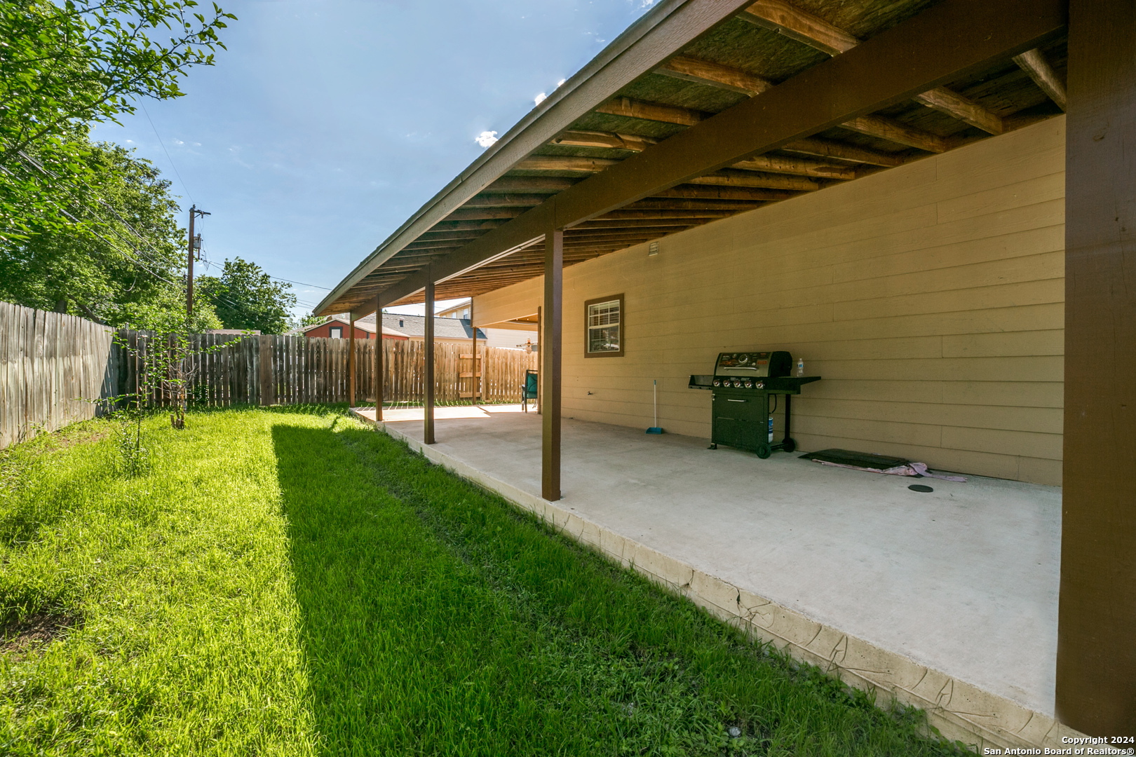 main property photo 34