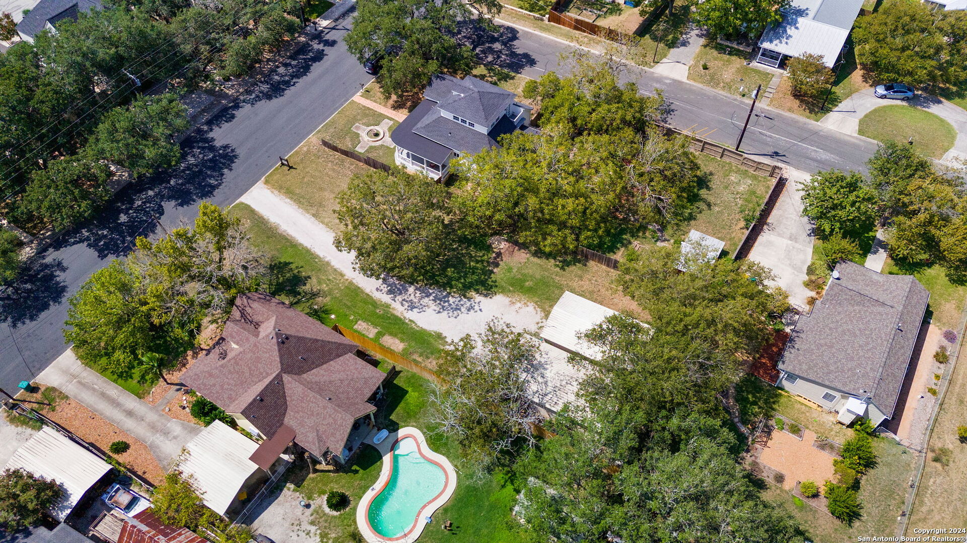 main property photo 21