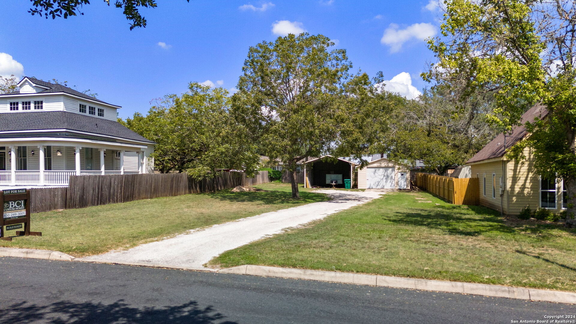 main property photo 3