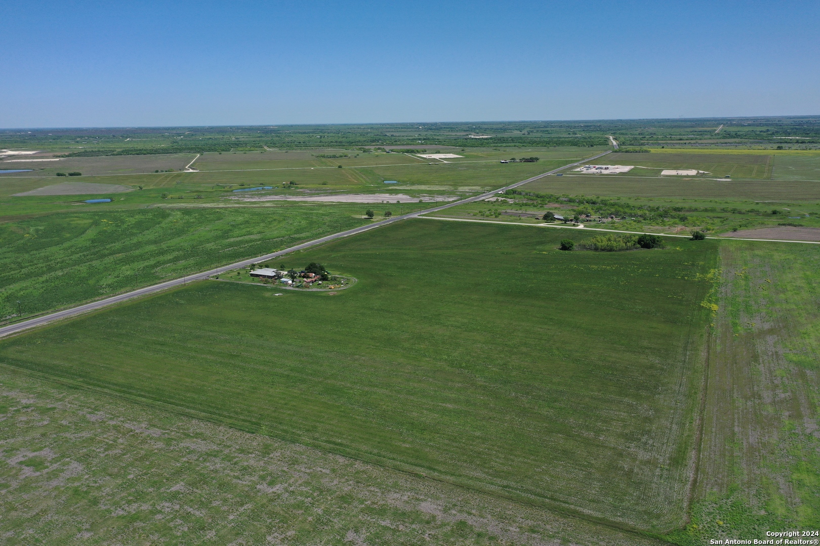main property photo 23