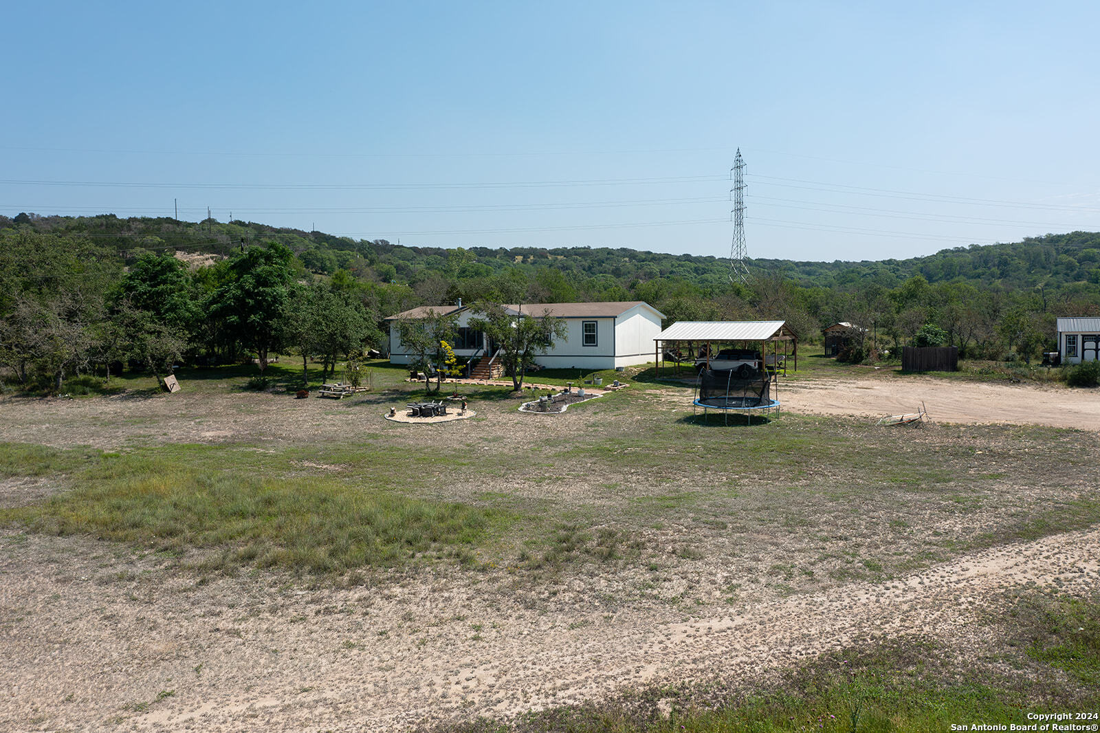 main property photo 40