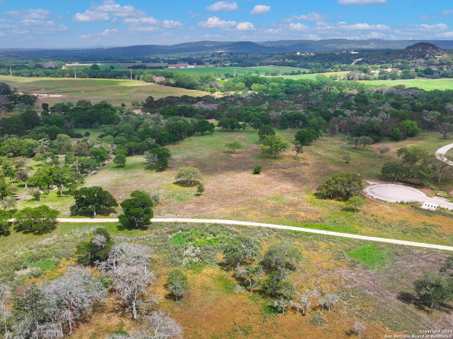 main property photo 11