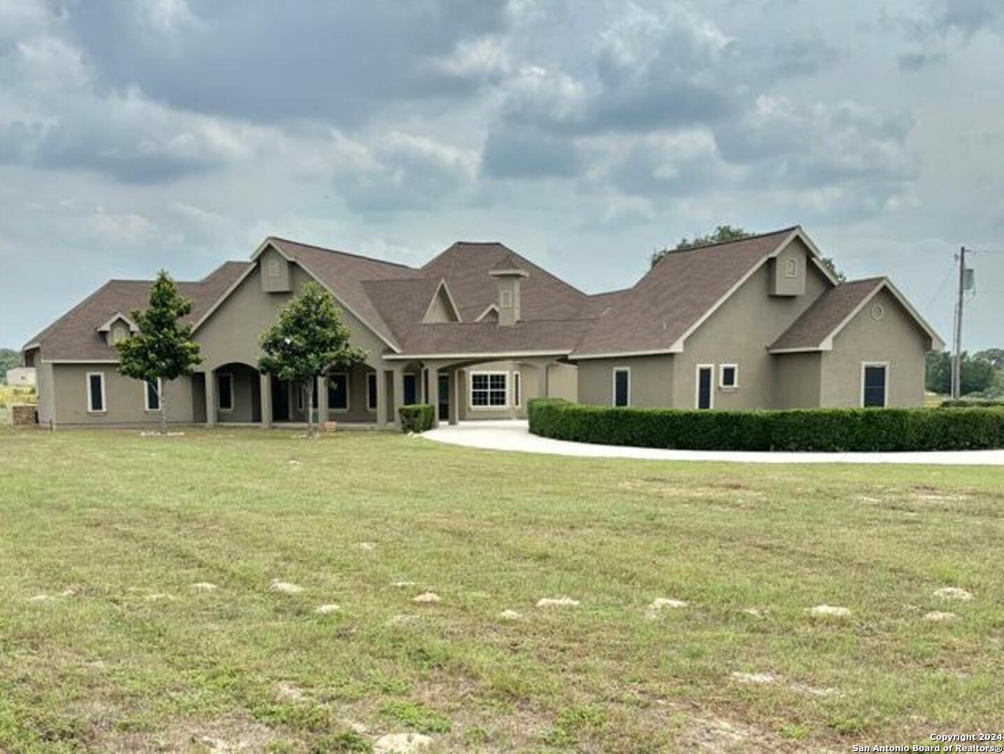 main property photo 6