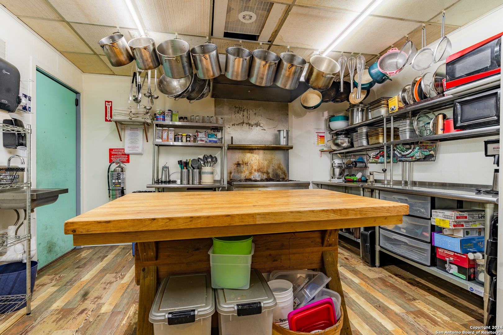 main property photo 32