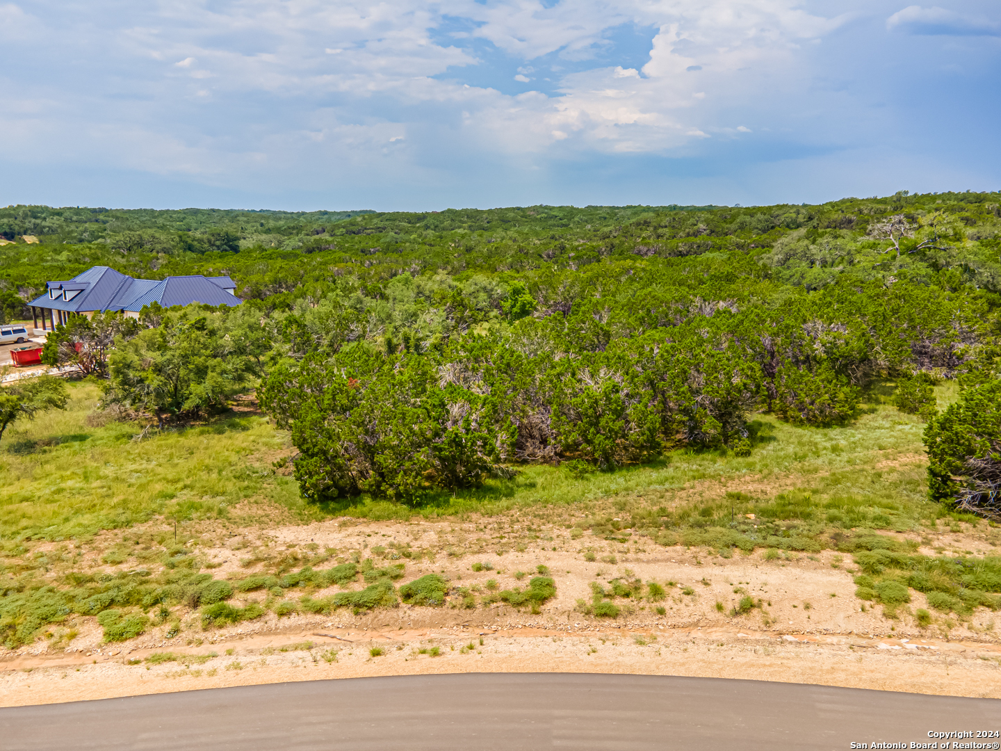 main property photo 11