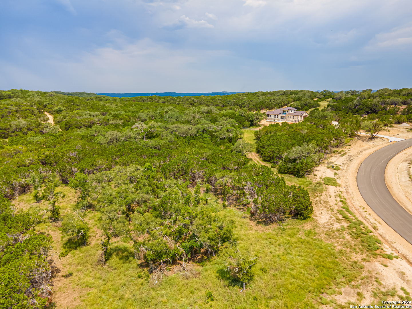 main property photo 13