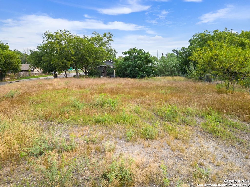 main property photo 8