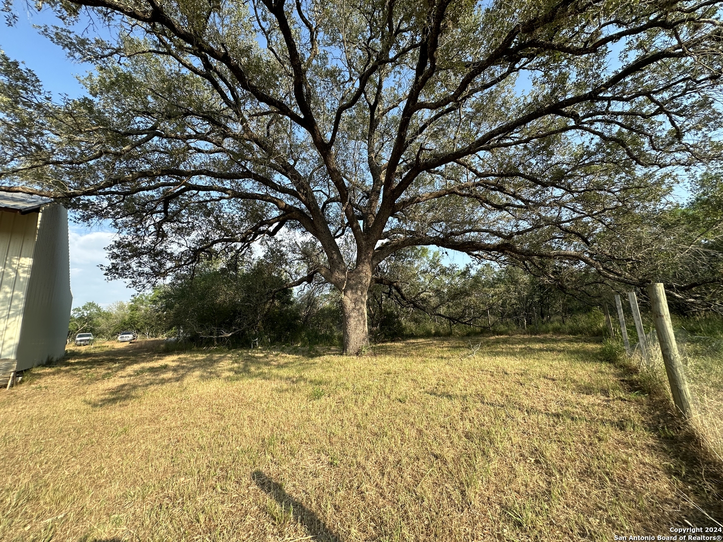 main property photo 16