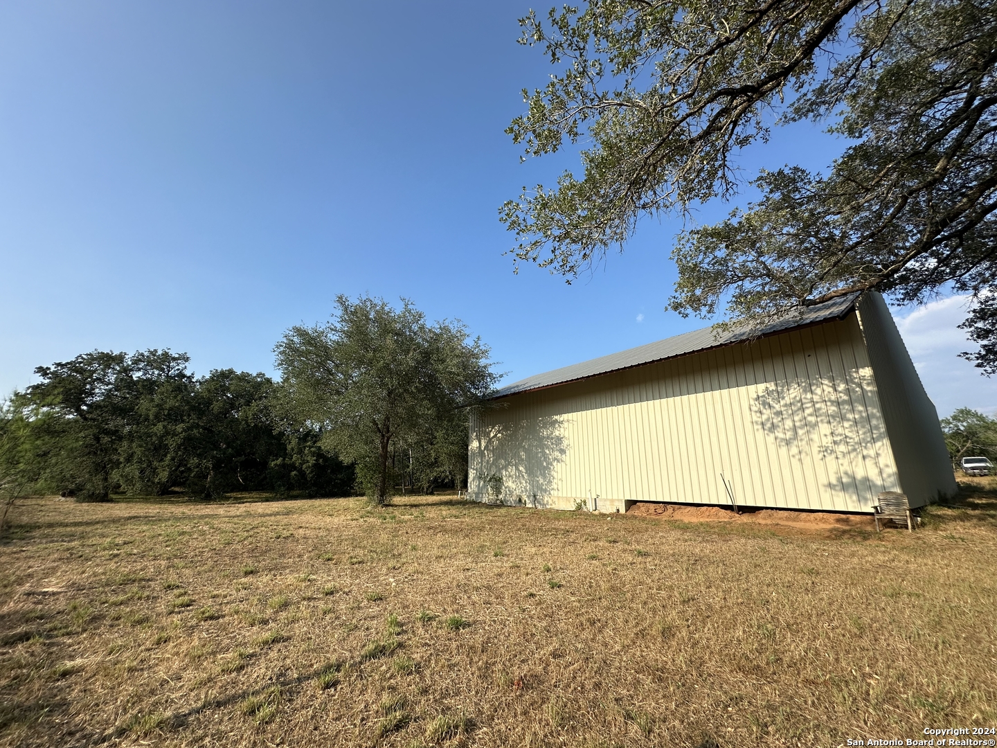 main property photo 17
