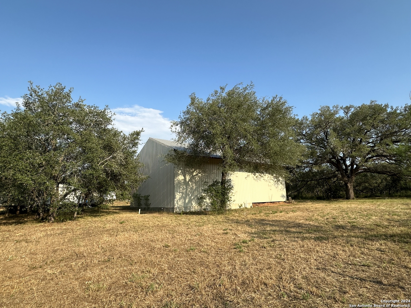main property photo 18