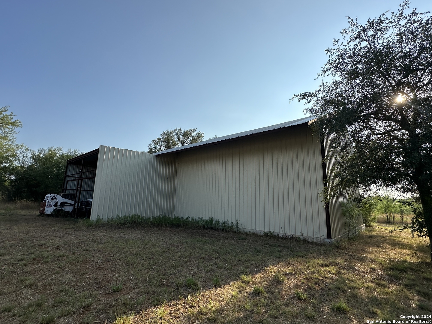 main property photo 19