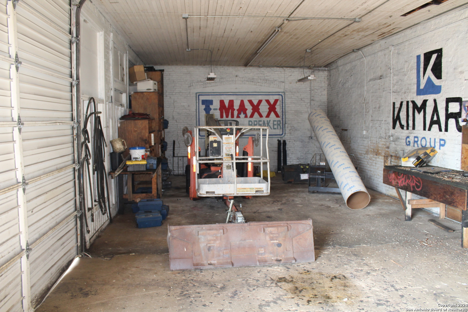 main property photo 8