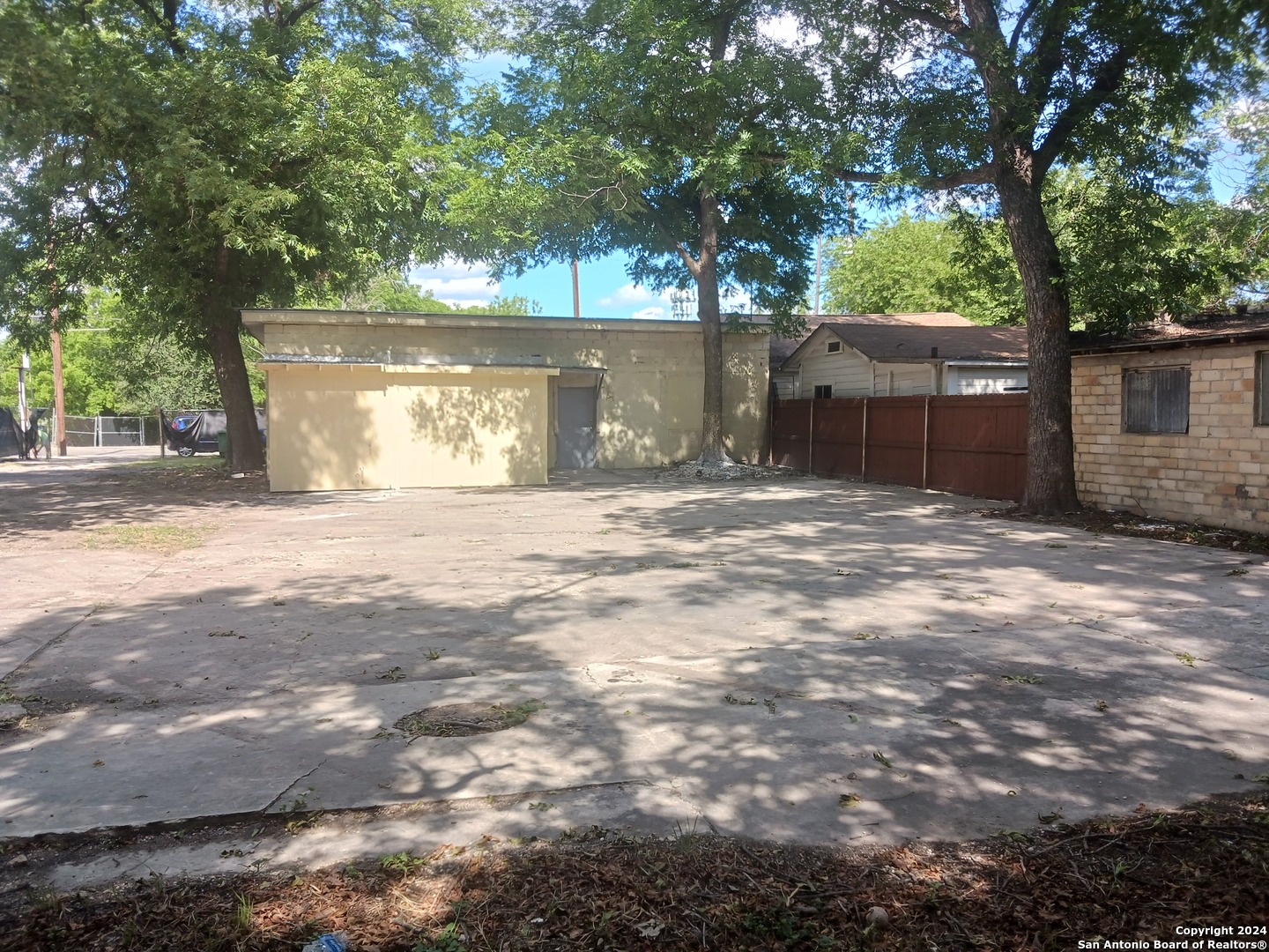 main property photo 12