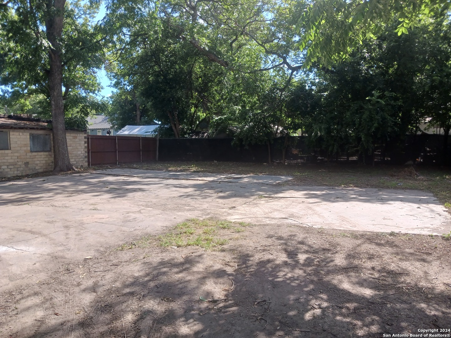 main property photo 13