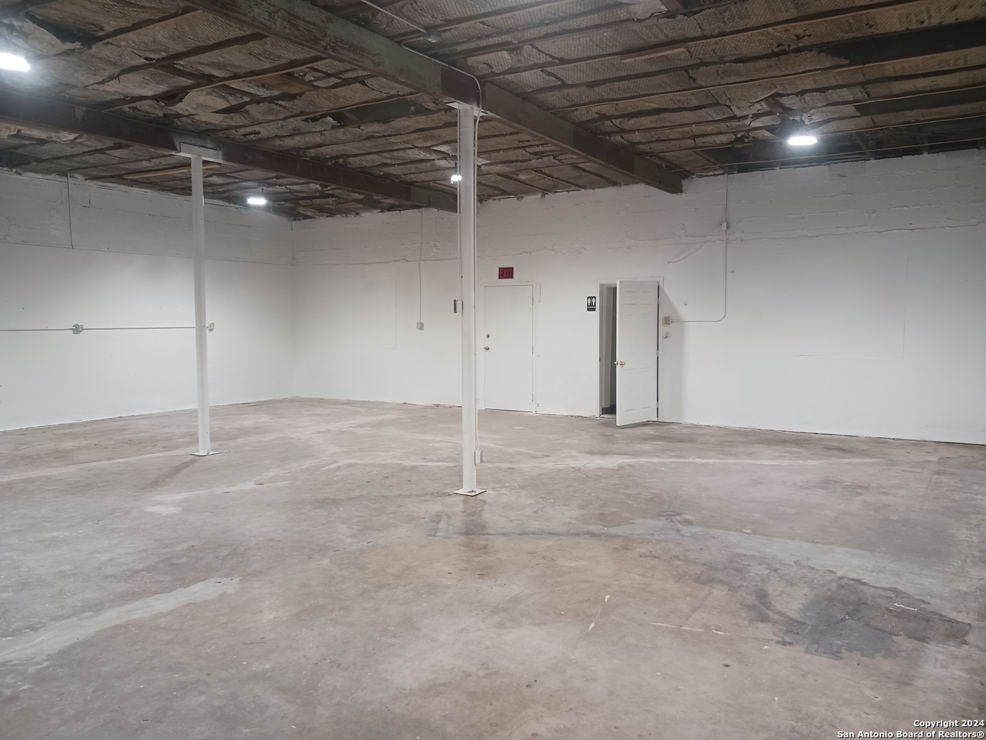 main property photo 8