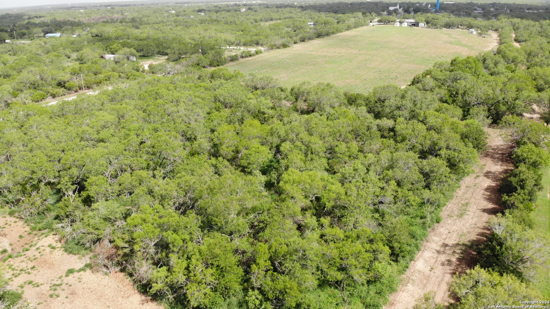main property photo 6