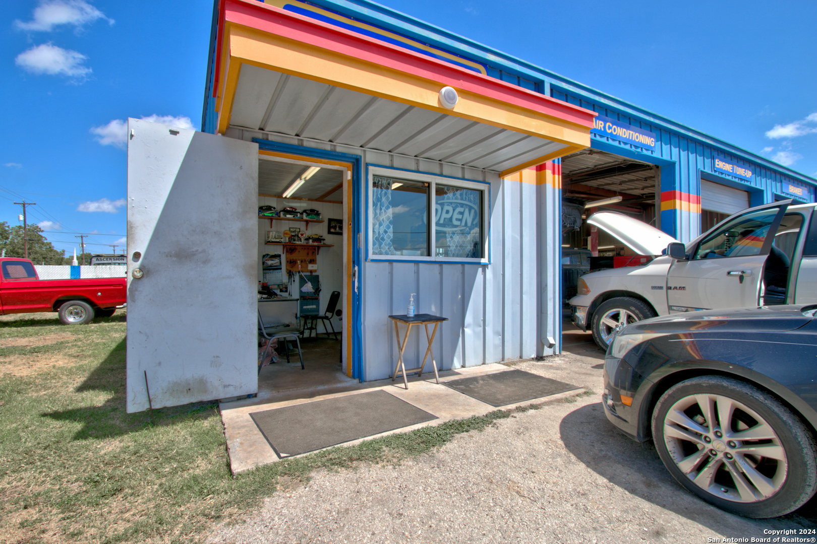 main property photo 6