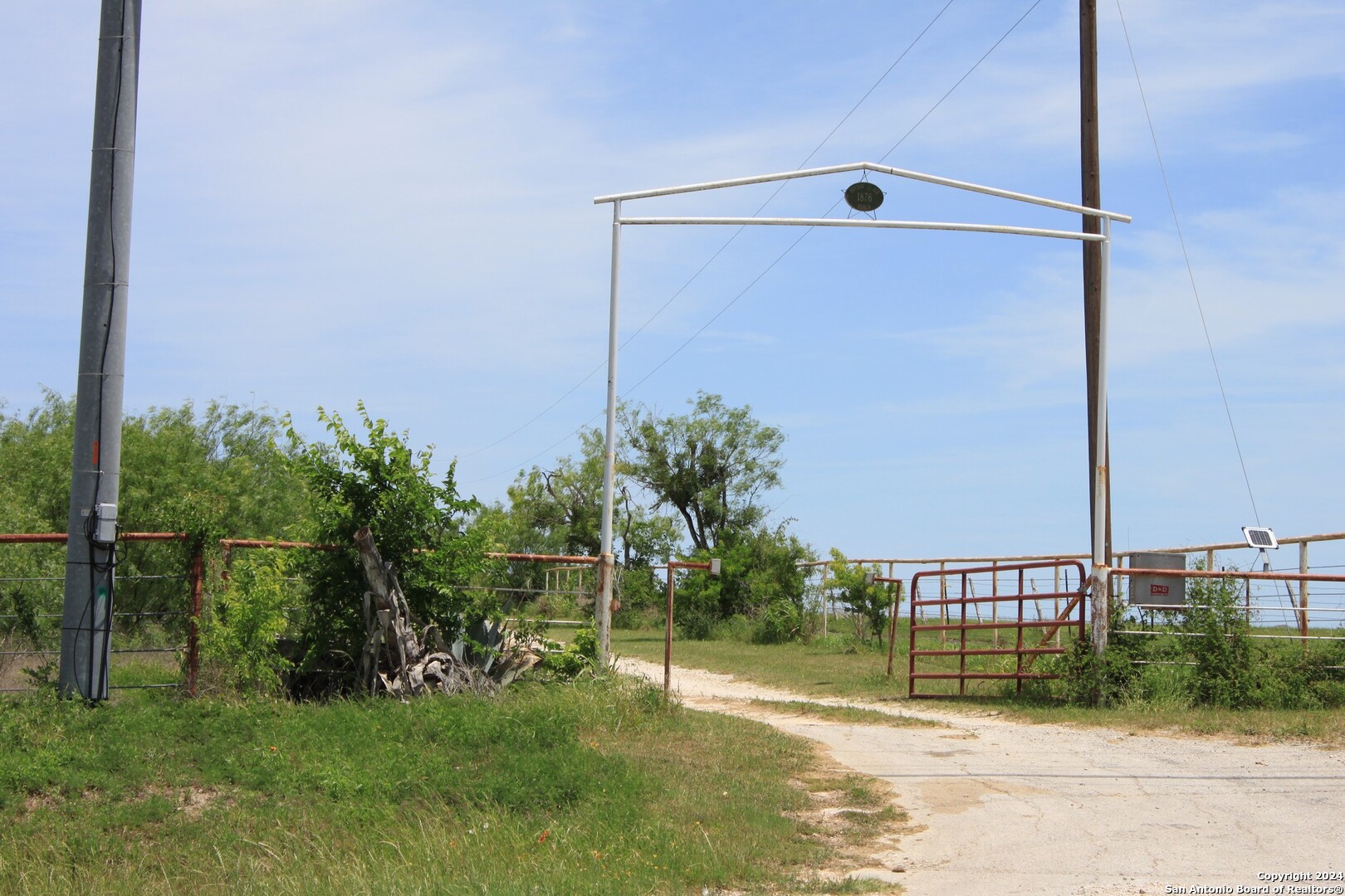main property photo 3