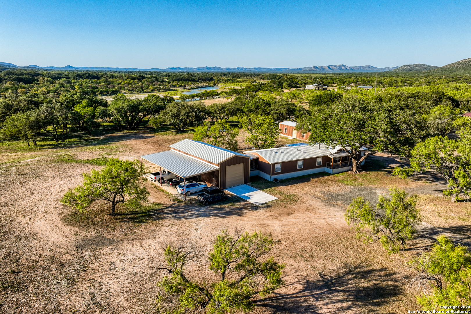 main property photo 5