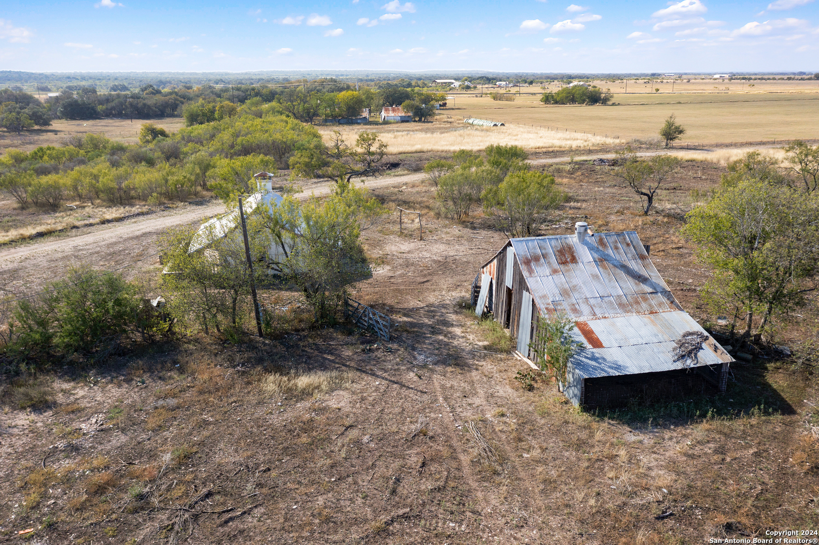 main property photo 30