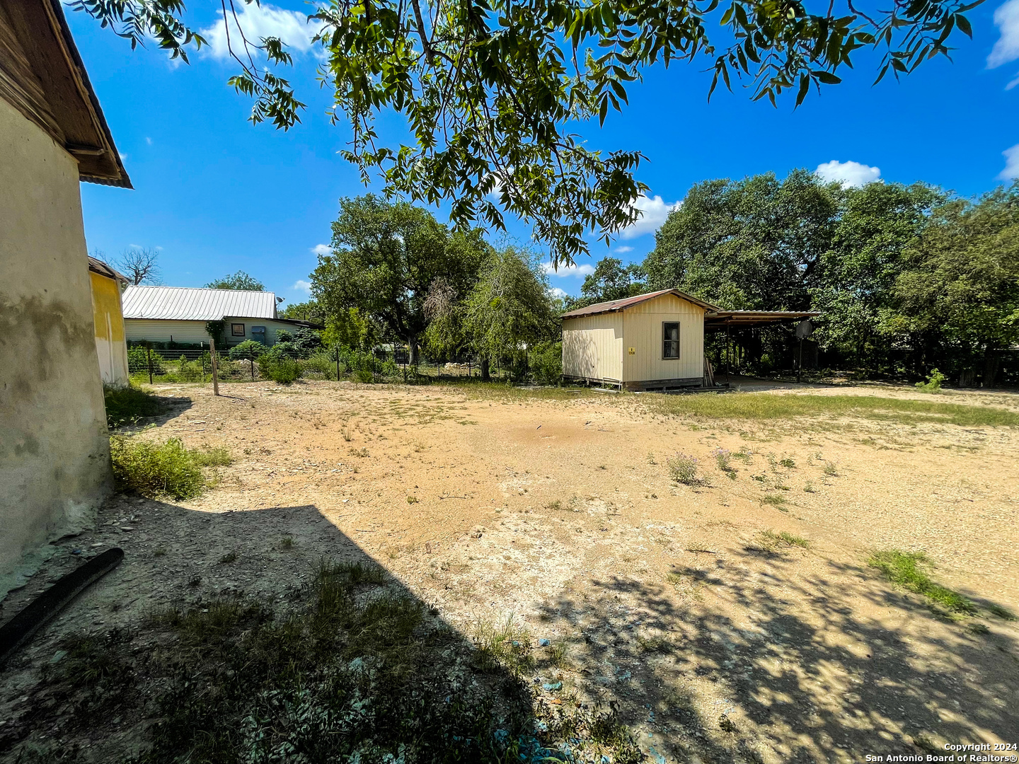 main property photo 4