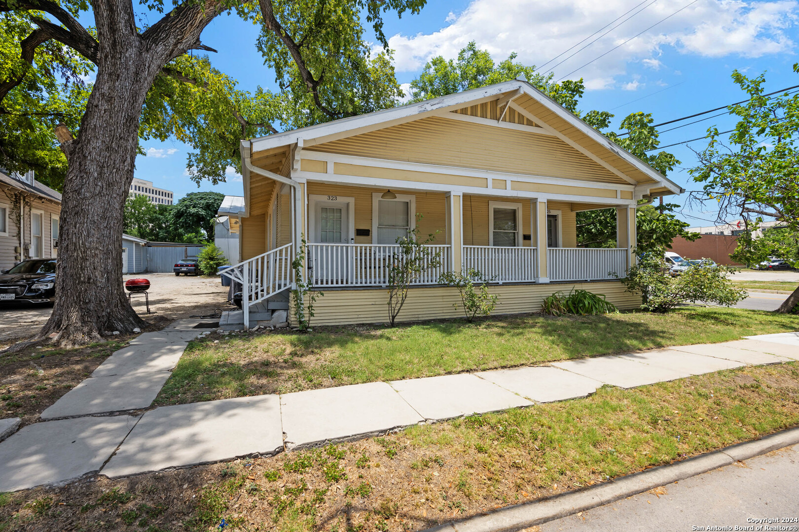 main property photo 10
