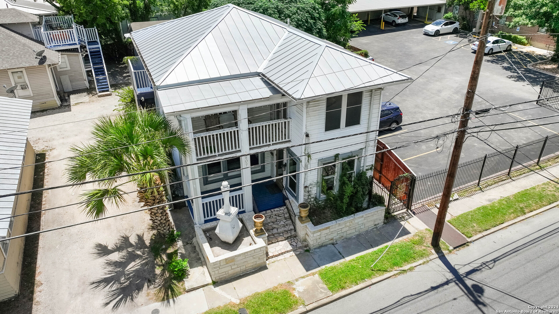 main property photo 15