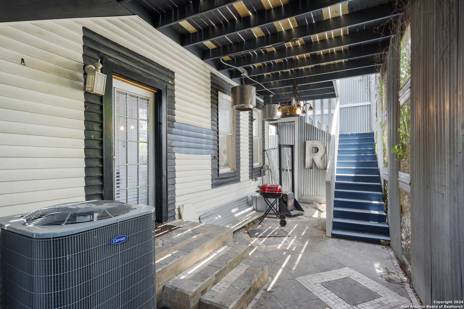 main property photo 22
