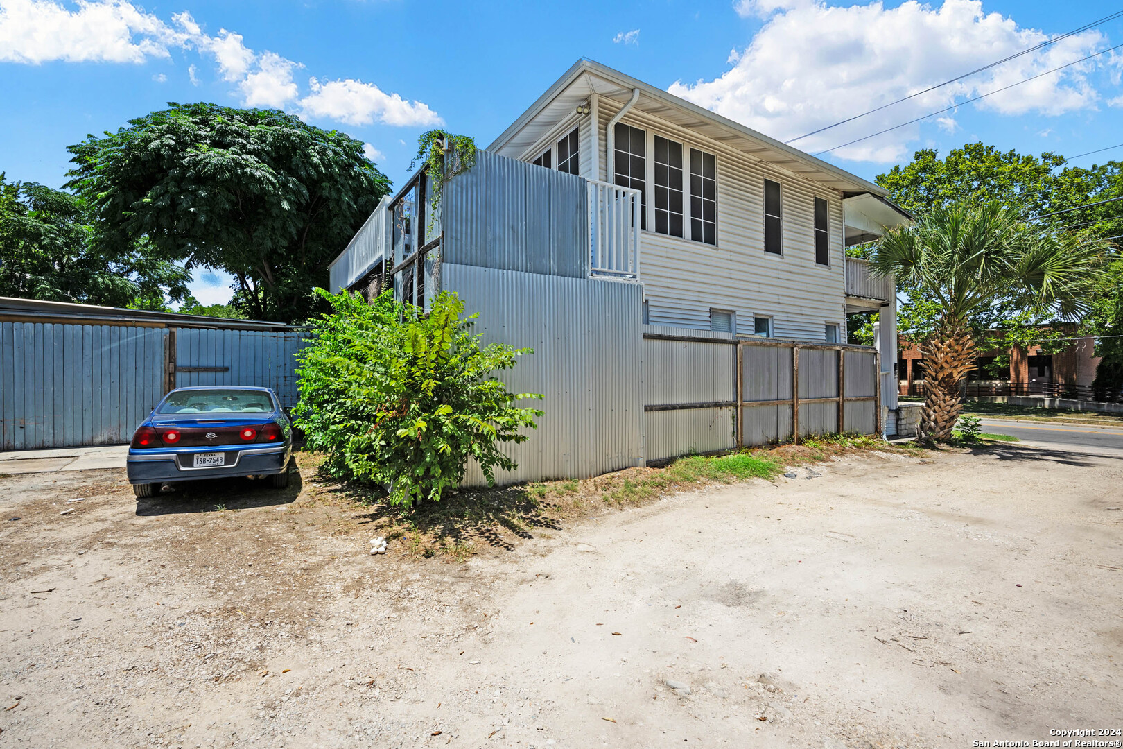 main property photo 25