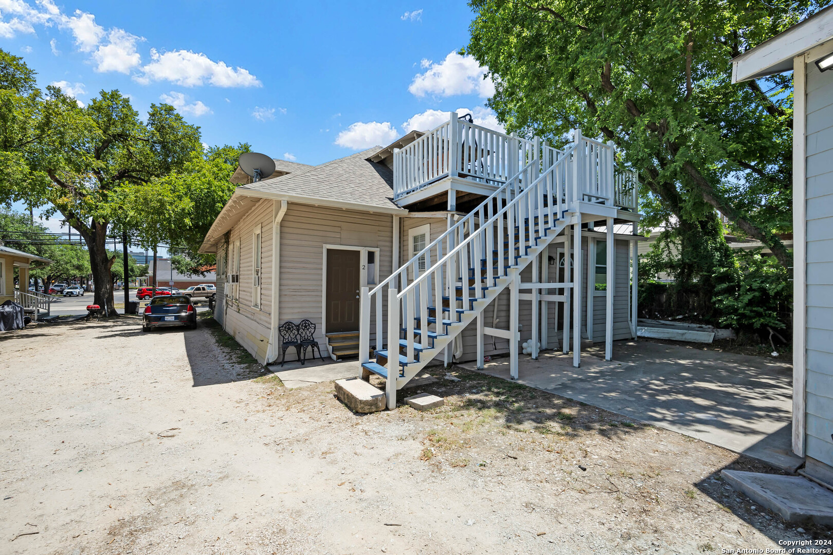 main property photo 8