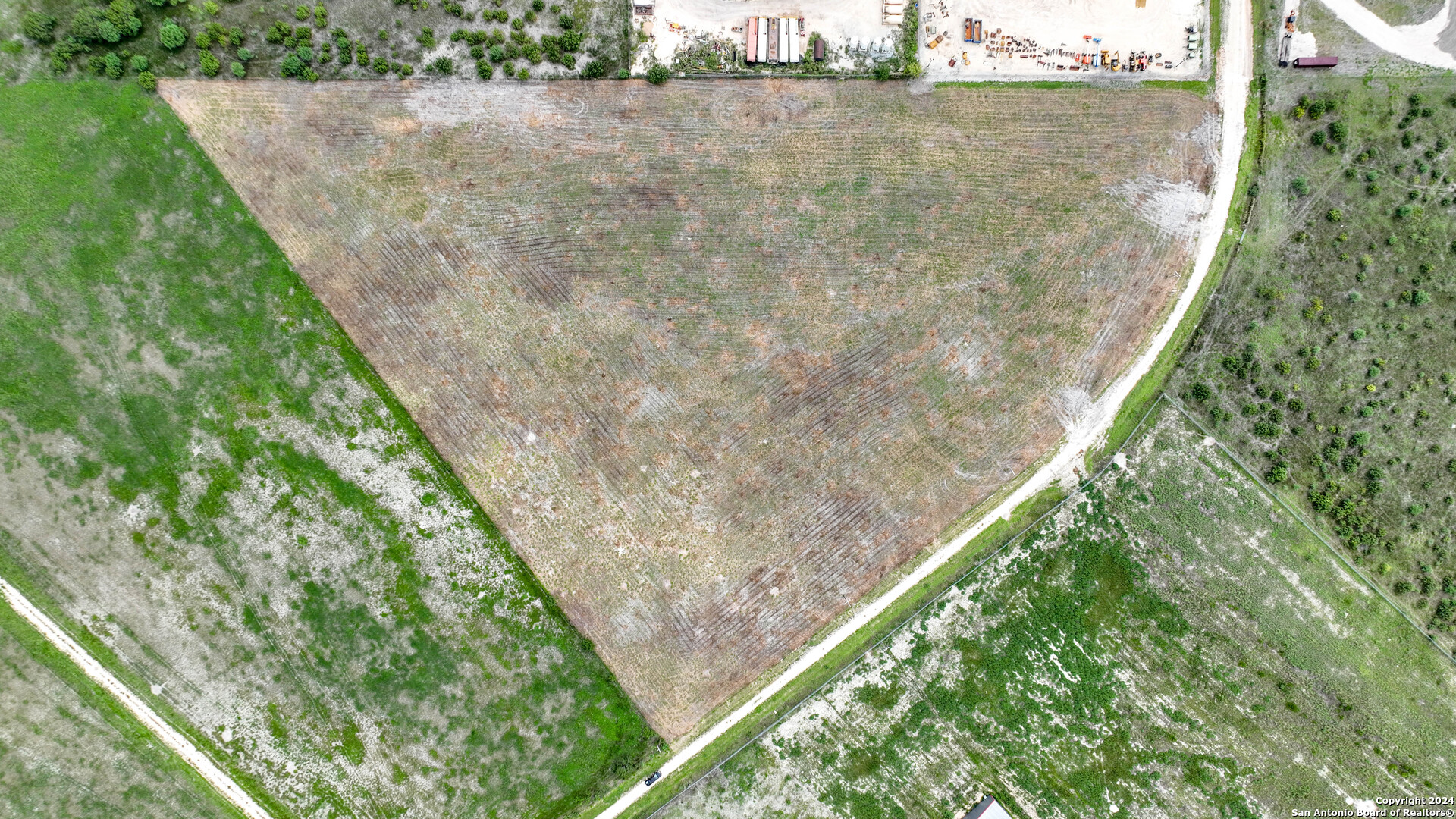 main property photo 9