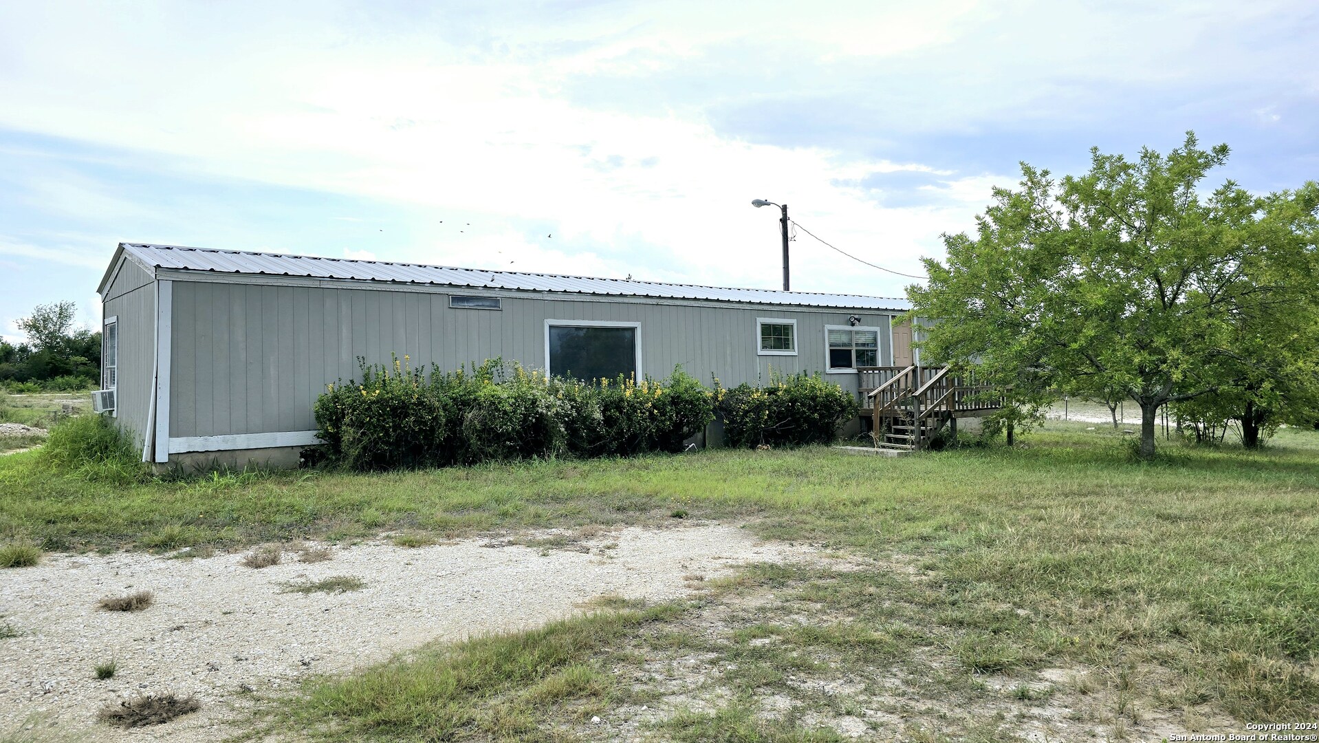 main property photo 17