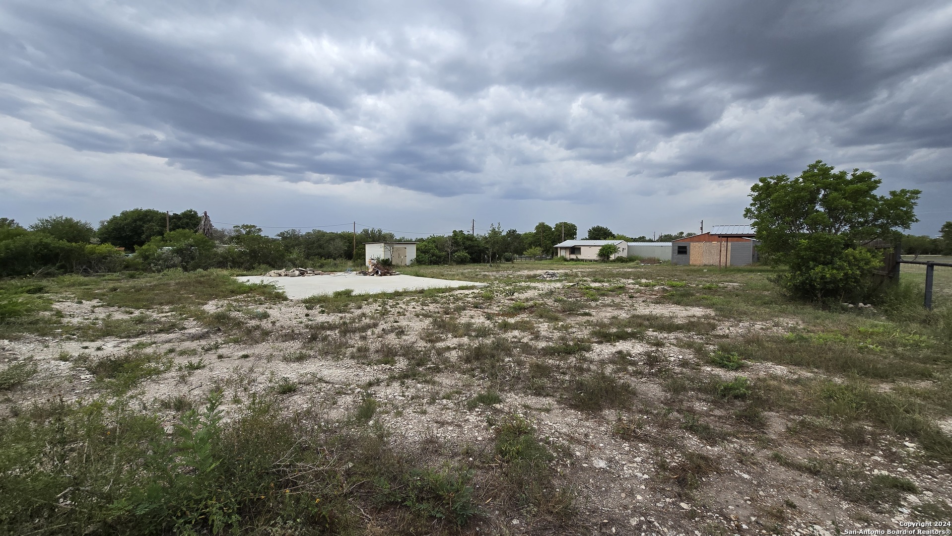 main property photo 25